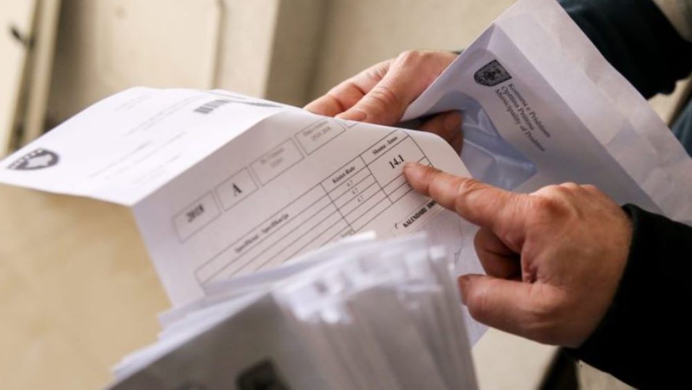 Mbi 7 mln euro borxhe, nis nderprerja e ujit per bizneset ne Kosove